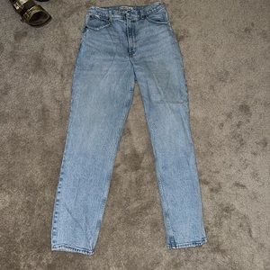 A&F the 90s straight ultra high rise light wash curve love jean